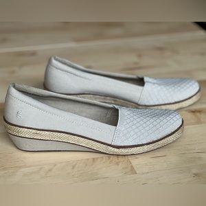 Grasshoppers Ortholite Women’s Wedge Slip On Canvas Shoes- Size 8